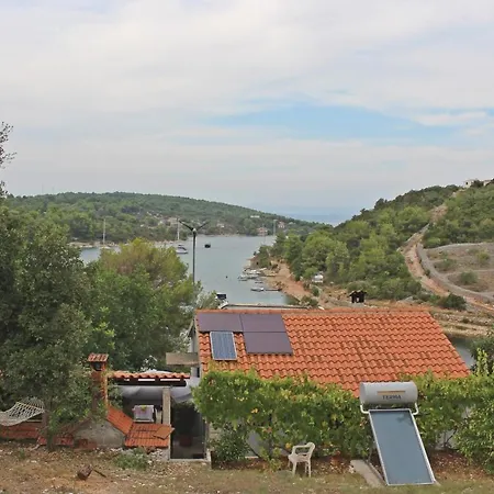 Drasko - Calm & Quiet Apartment Necujam