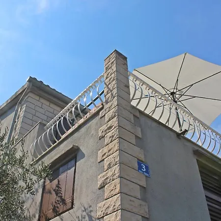 Drasko - Calm & Quiet Apartment Necujam